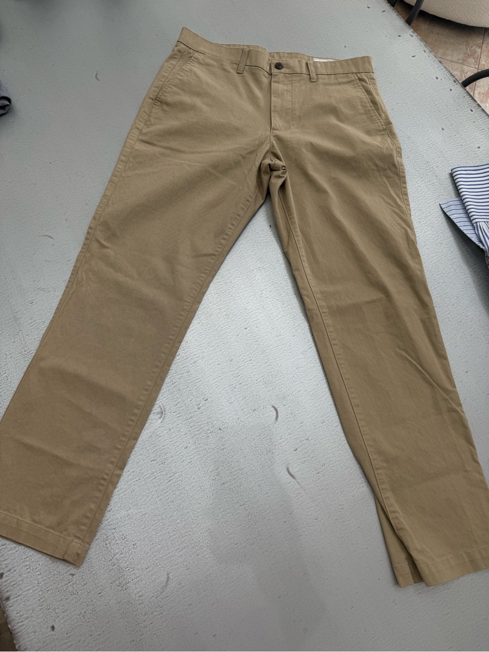 GAP Men's Tan Chino Pants - Straight Fit
